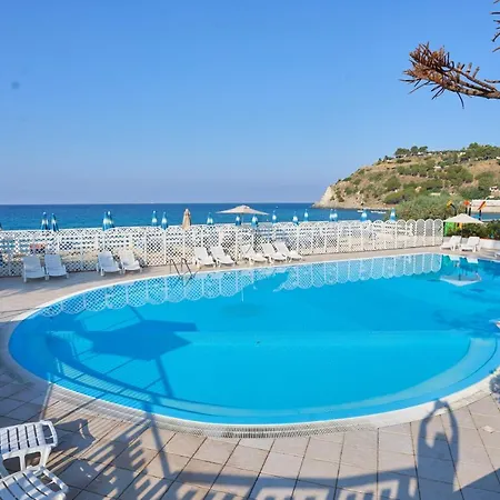 Villaggio Santa Maria Üdülőpark 3*