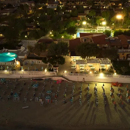 Prázdninový areál Villaggio Santa Maria 3*