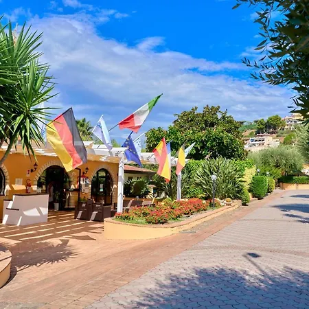 Villaggio Santa Maria 3*