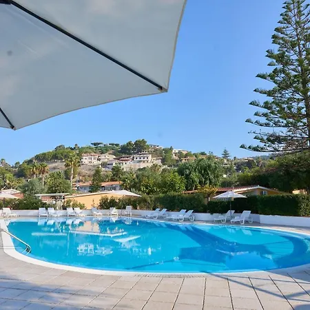 Villaggio Santa Maria 3*